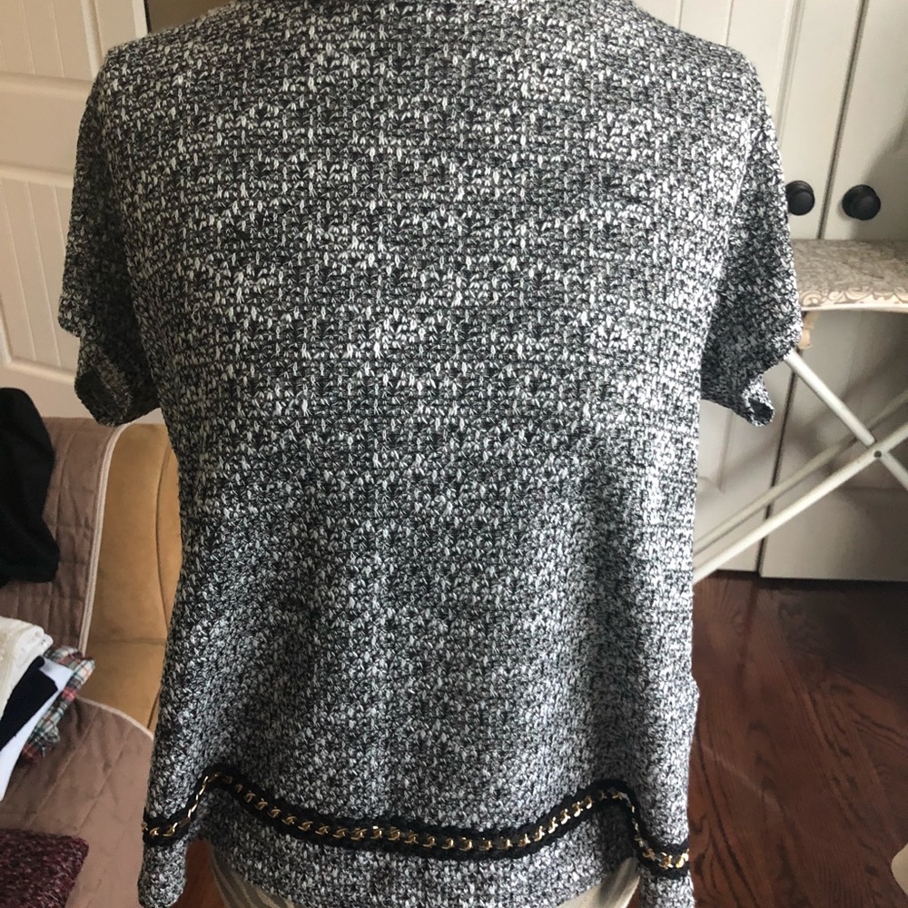 Gray knit sweater shirt